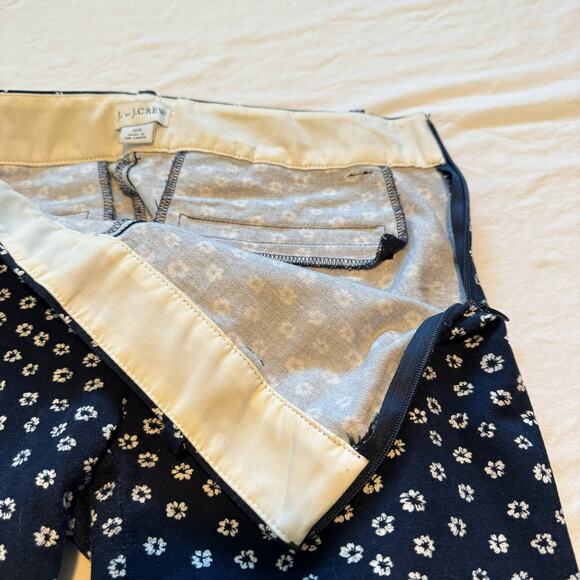 J by J. Crew Navy blue trousers white floral print Womens size 00 Ankle Cropped - Picture 7 of 7